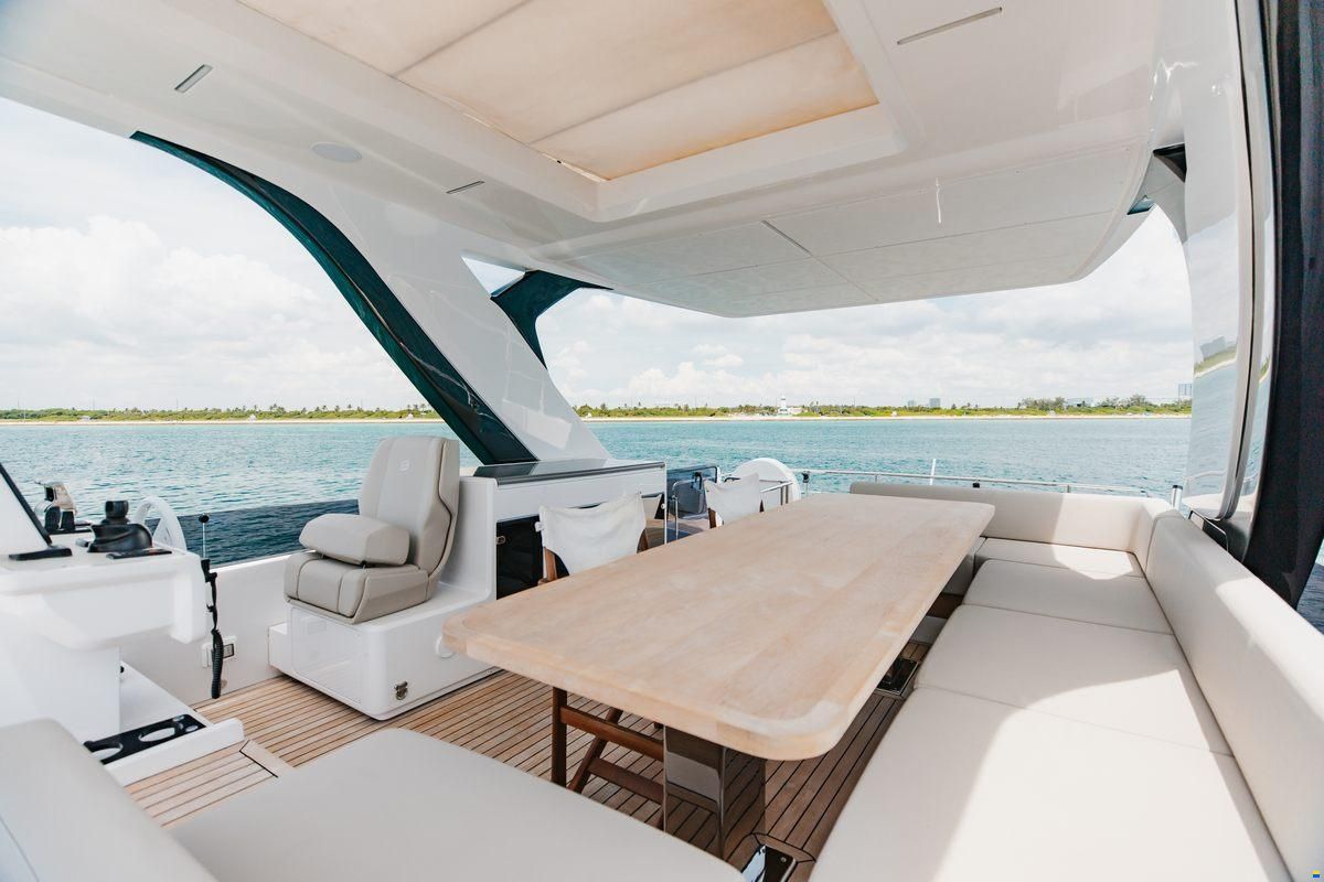 Ferretti 670