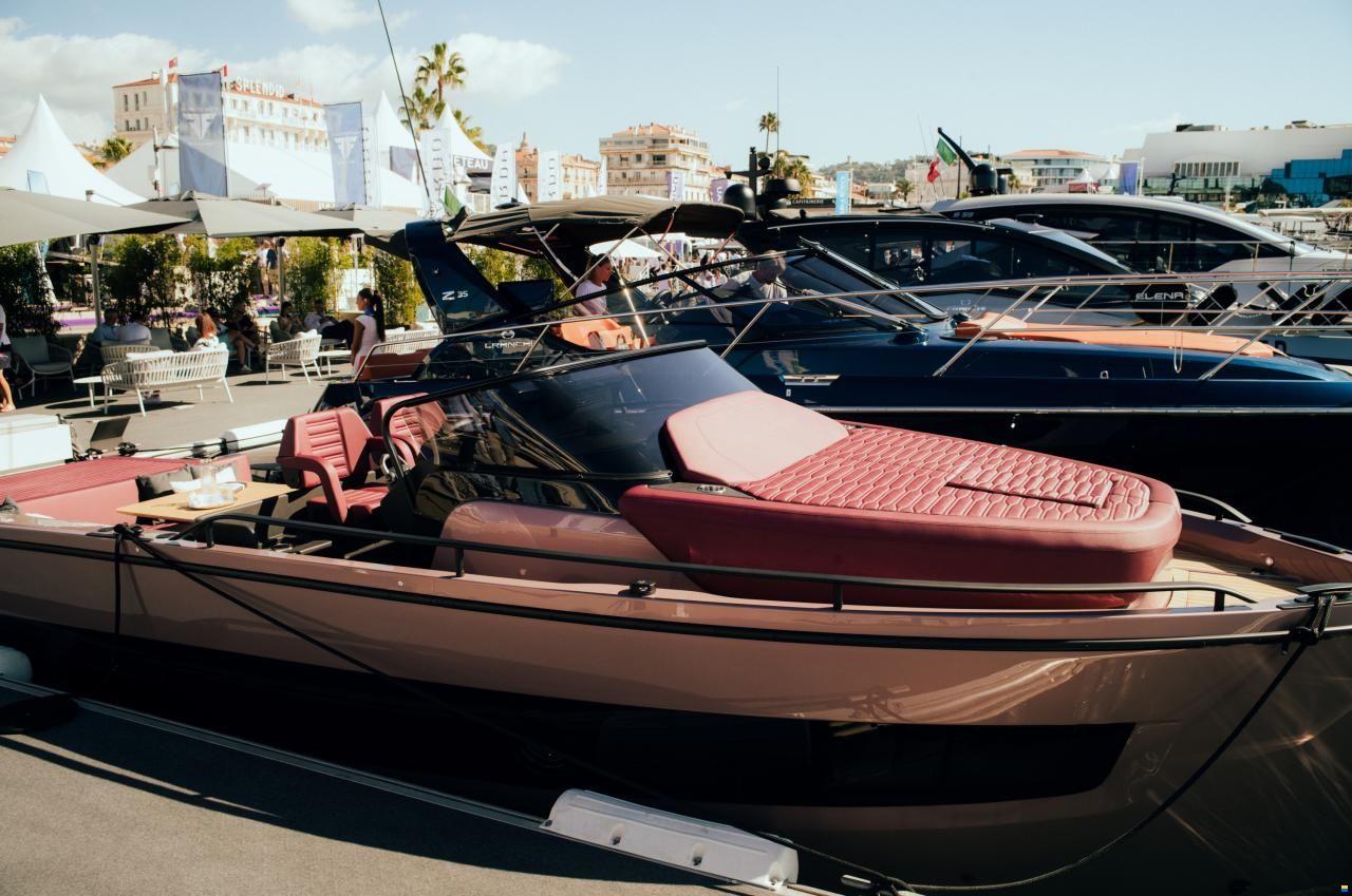 Cranchi A32 Luxury Tender