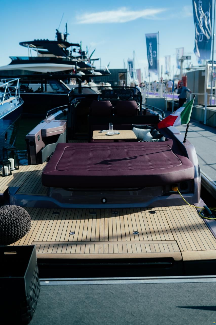 Cranchi A32 Luxury Tender