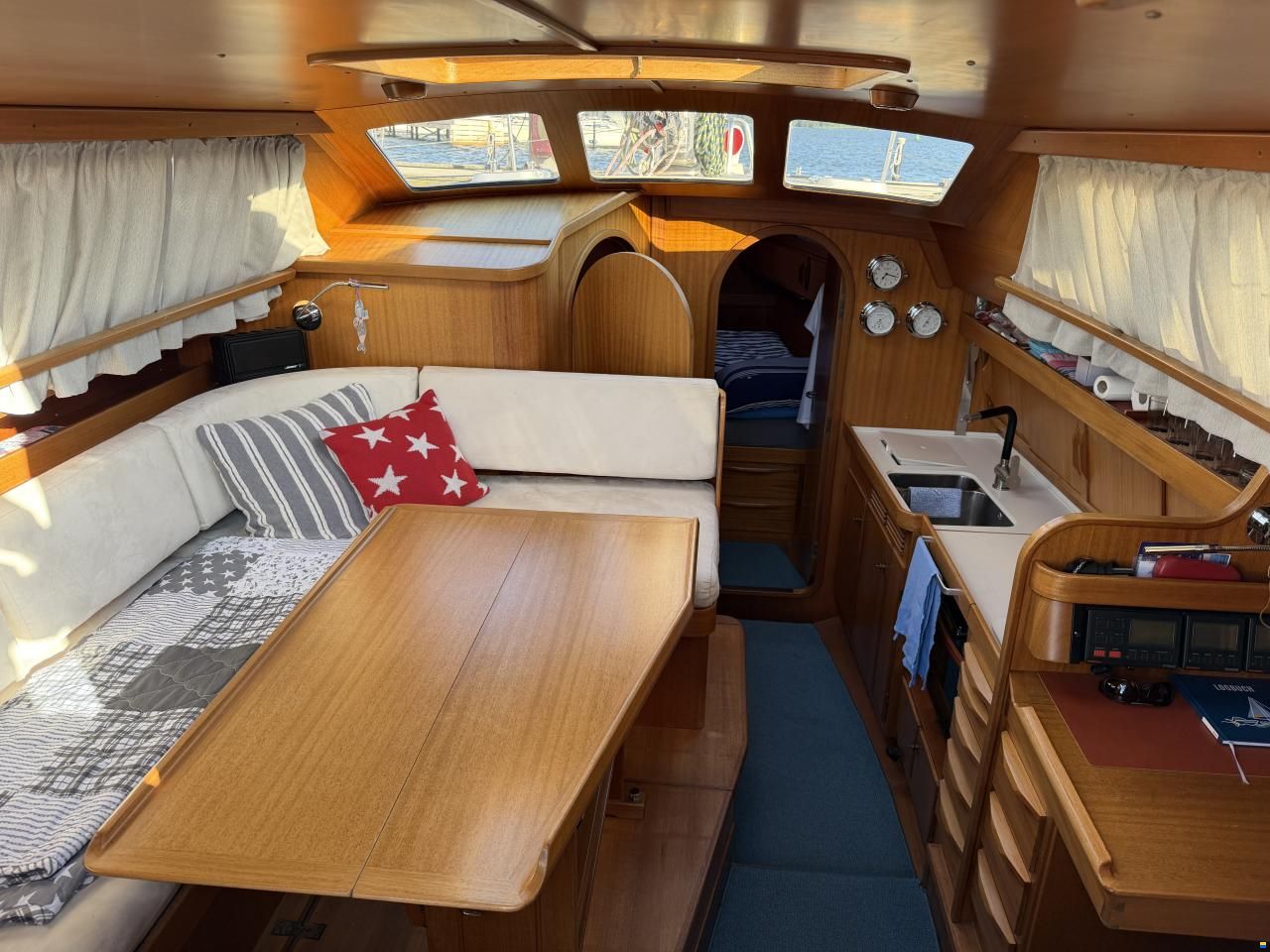 Olsen 38 Decksalon