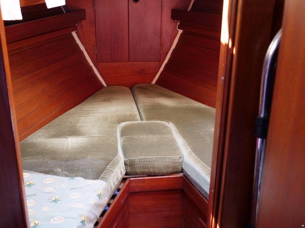 Hallberg-Rassy Mistral 33