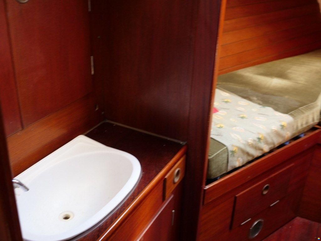 Hallberg-Rassy Mistral 33
