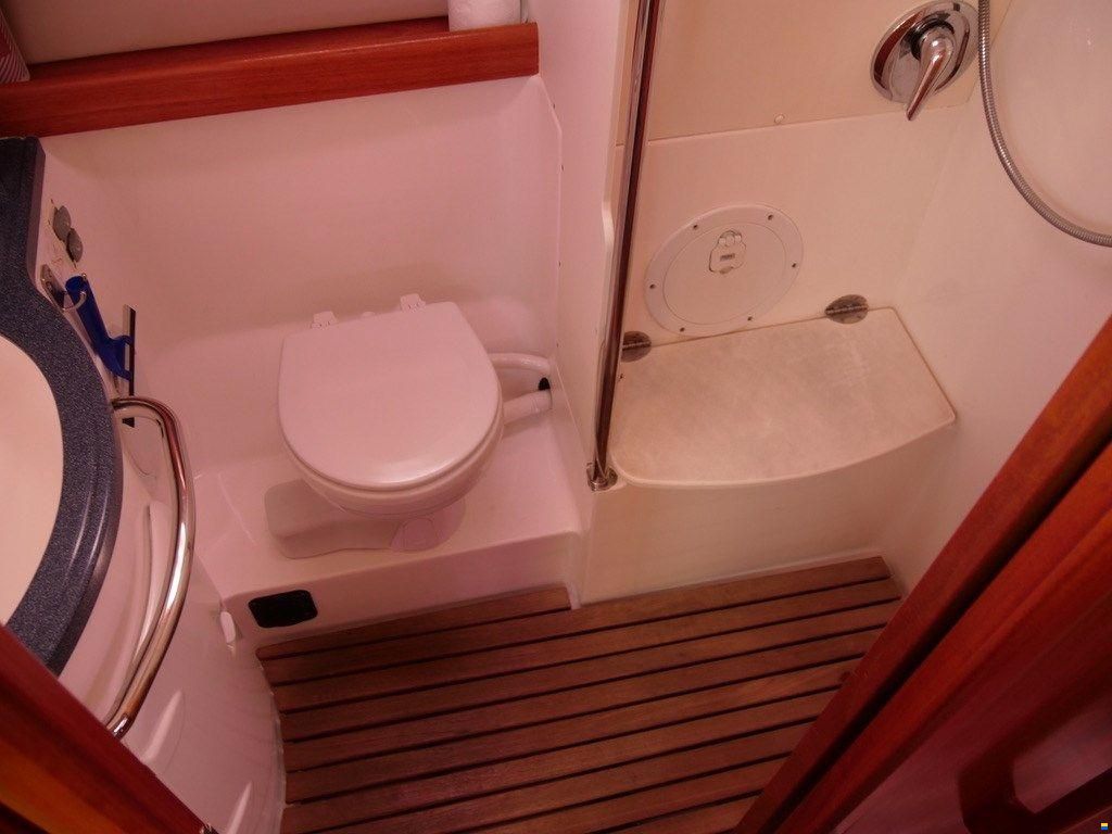 Bavaria 42 cruiser