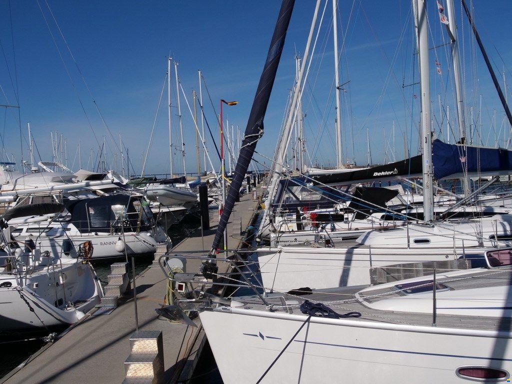 Bavaria 42 cruiser