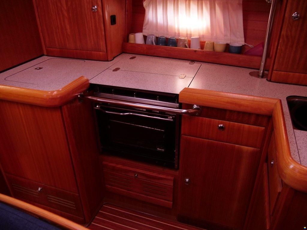 Bavaria 42 cruiser