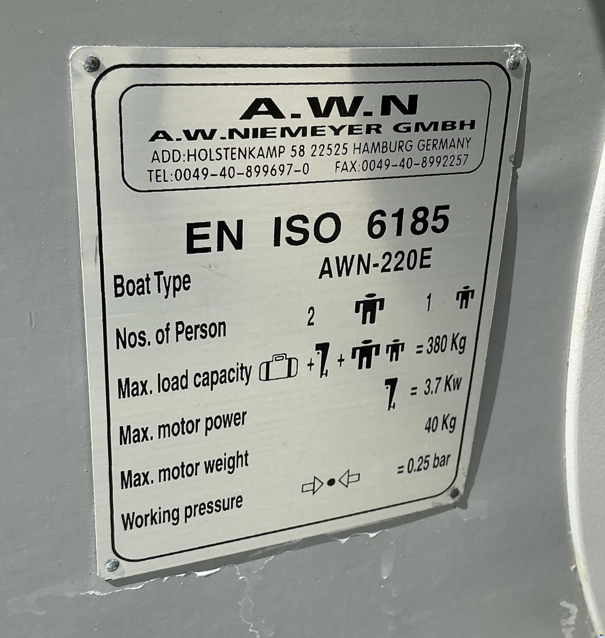 AWN 220 E