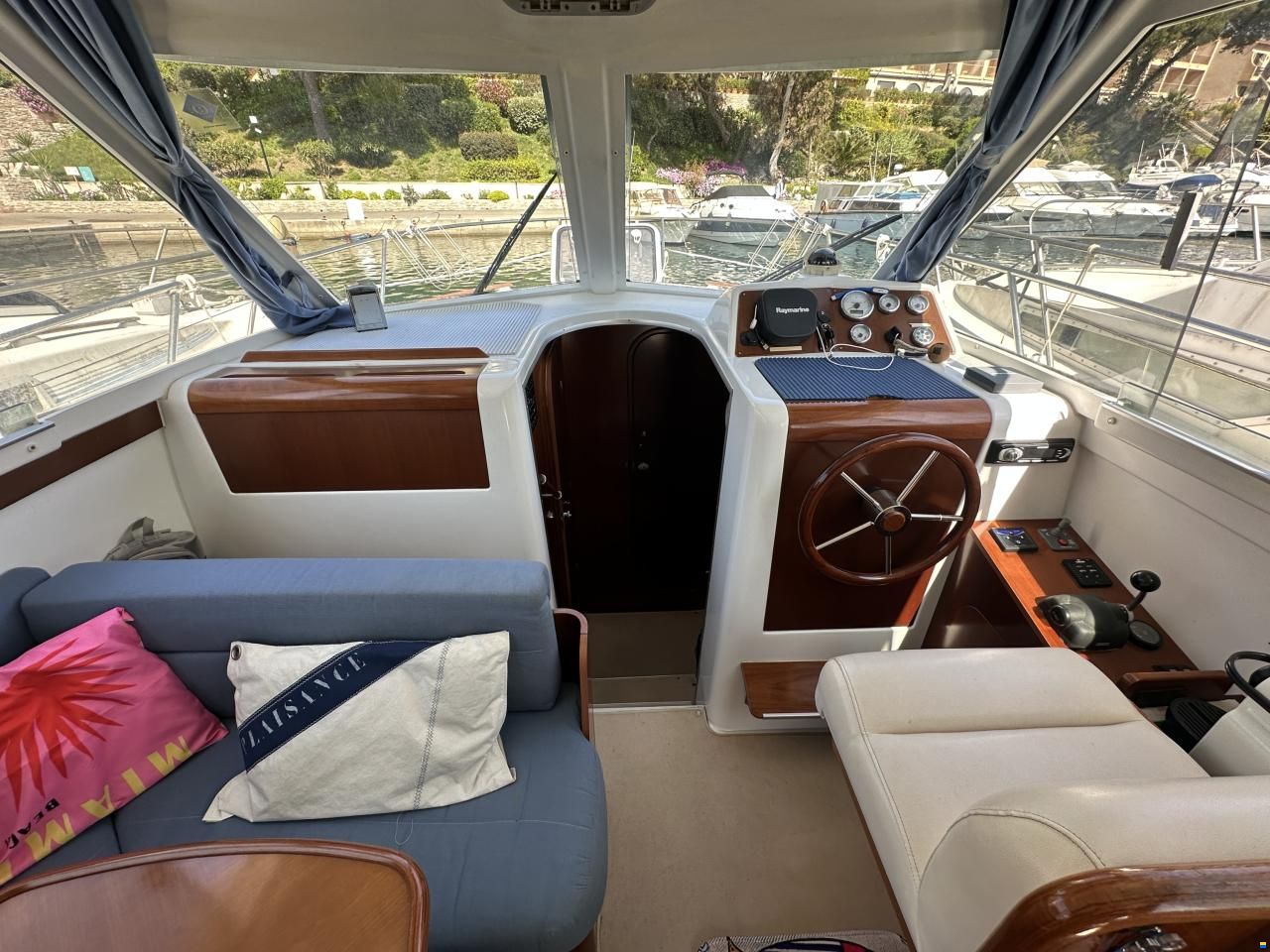 Beneteau Antares 9