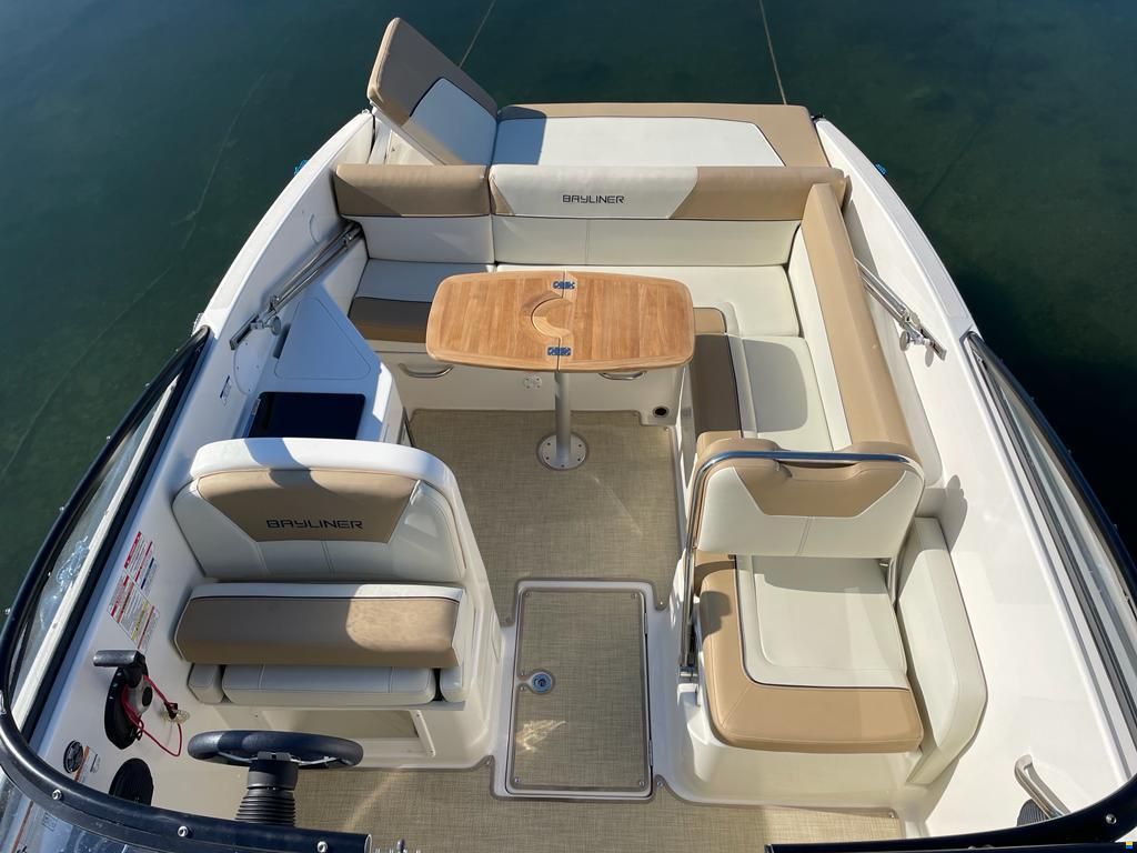 Bayliner 742 Cuddy