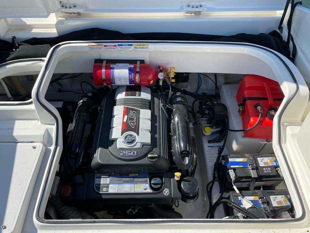 Bayliner 742 Cuddy