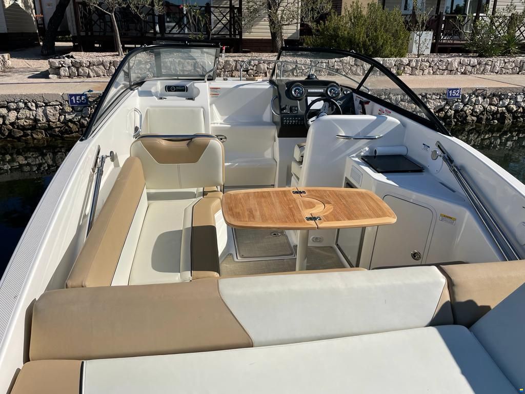 Bayliner 742 Cuddy