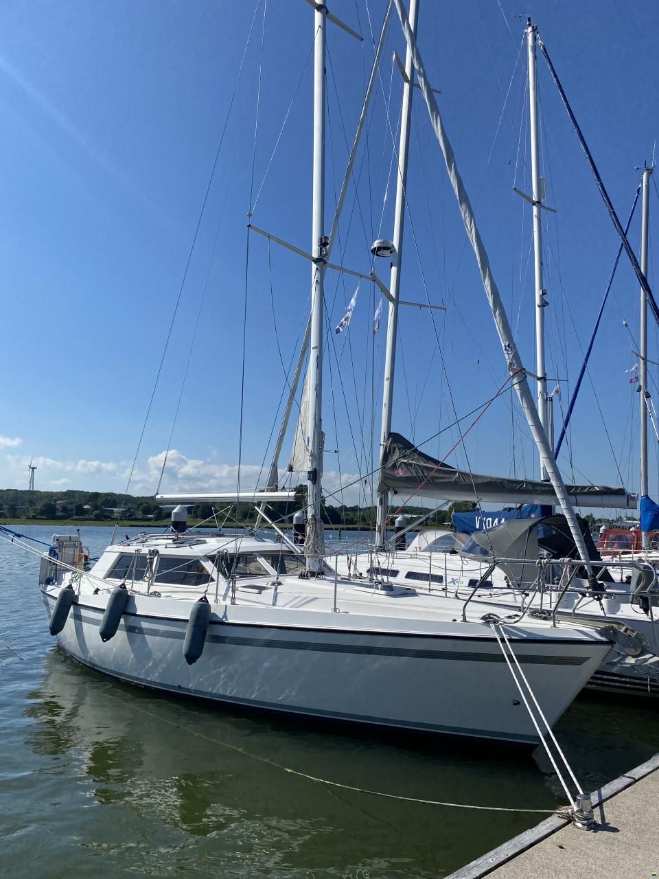 Moody 33 Eclipse