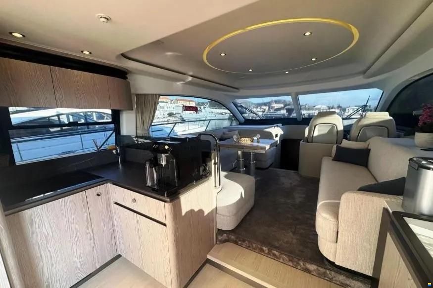 Azimut 53 Fly, 2024