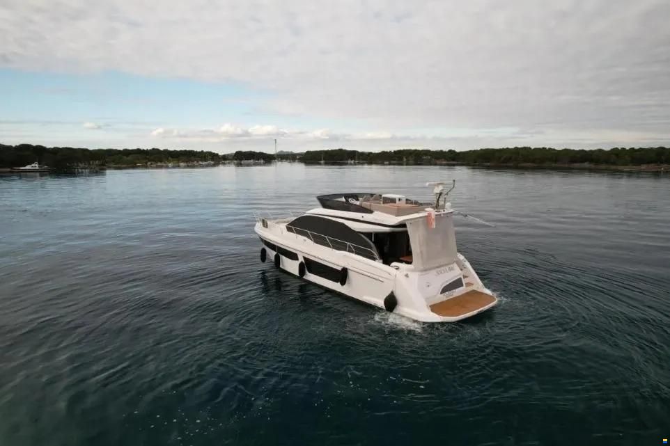 Azimut 53 Fly, 2024