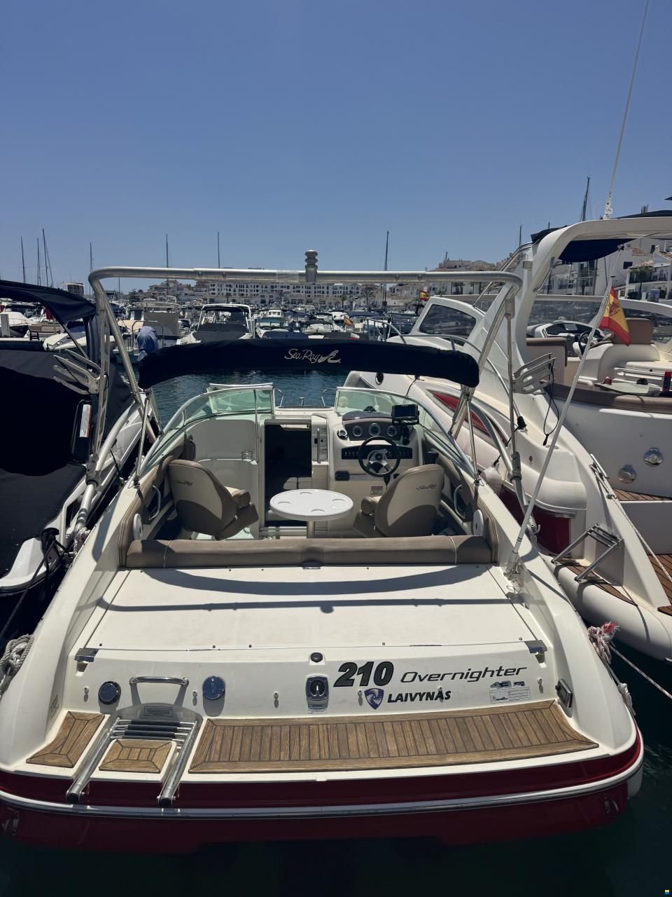 Sea Ray 210 Overnighter