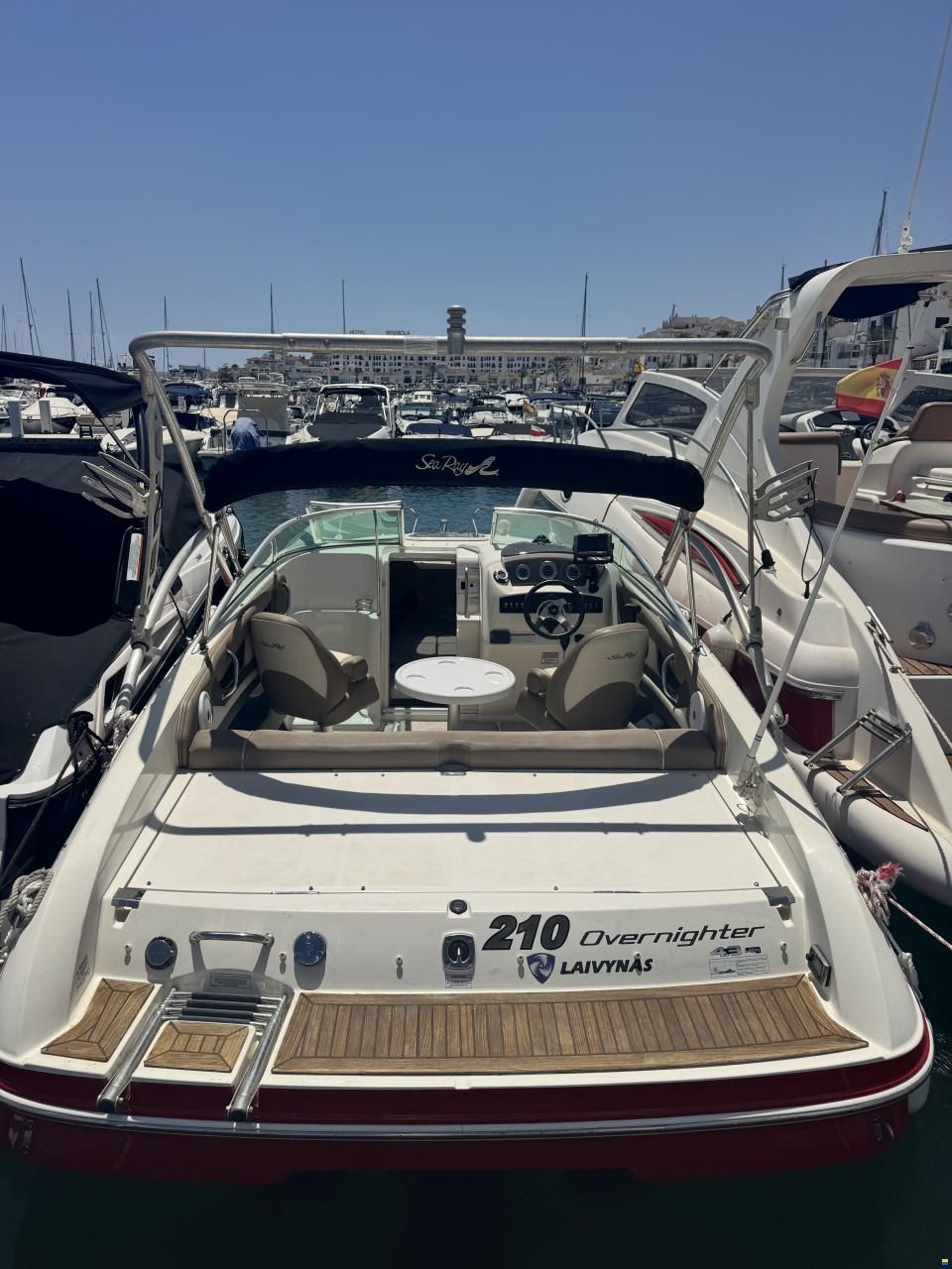 Sea Ray 210 Overnighter