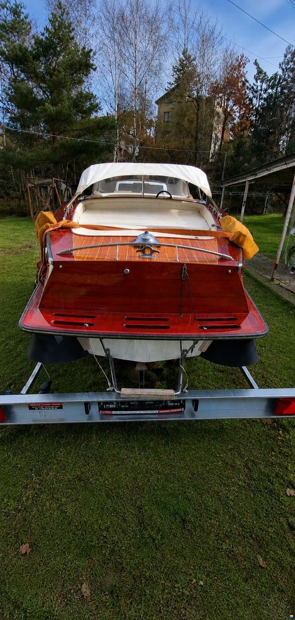 Boesch 580 Runabout