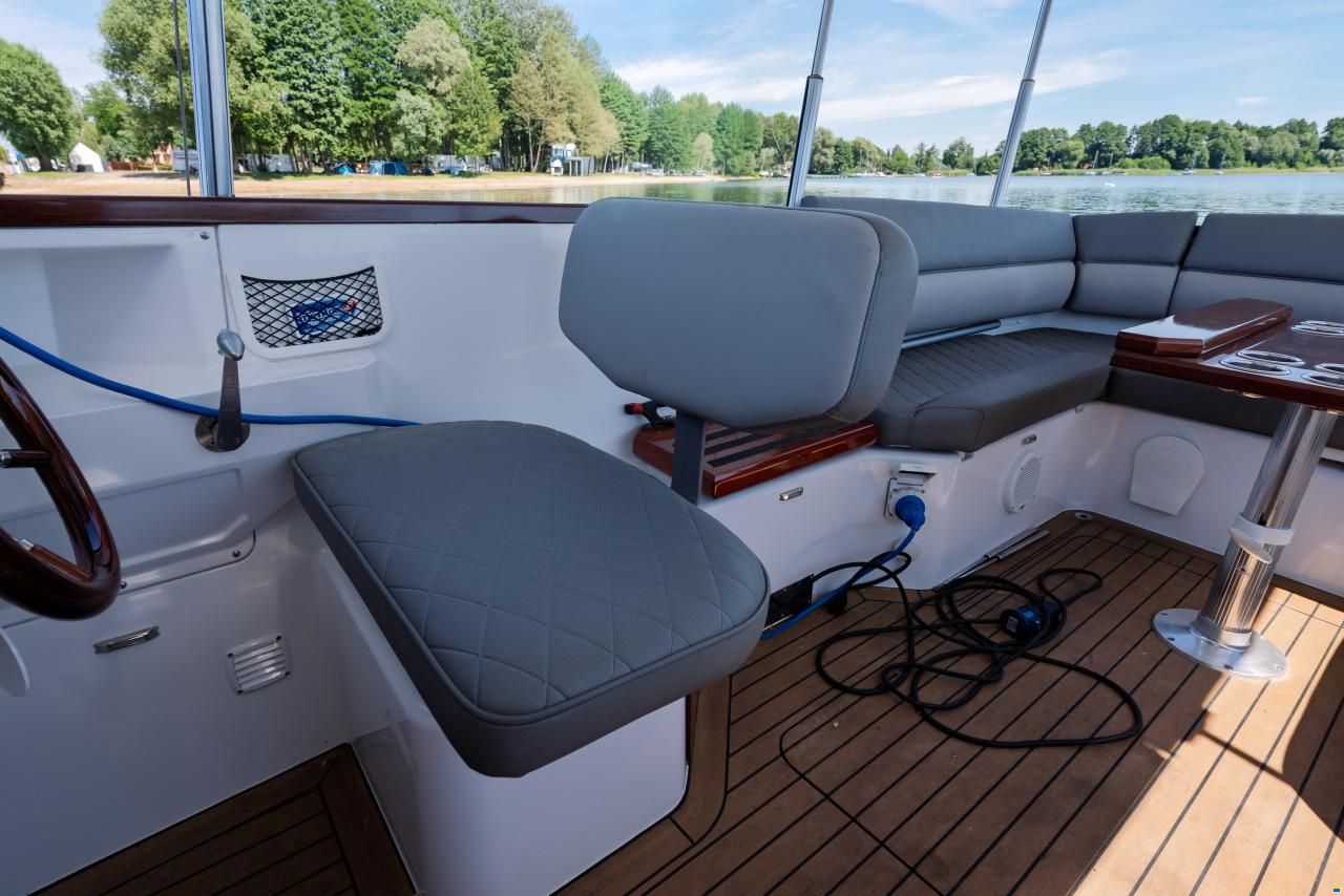 Alfastreet 23 Cabin electric