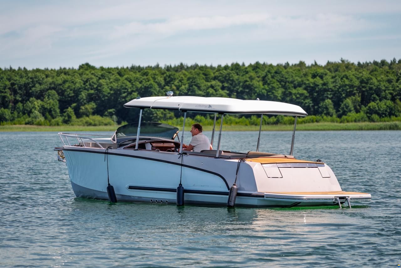 Alfastreet 23 Cabin electric