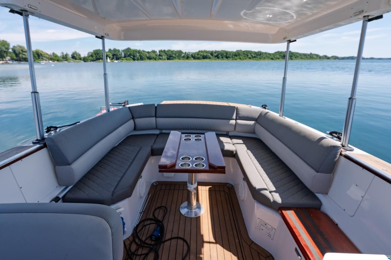 Alfastreet 23 Cabin electric