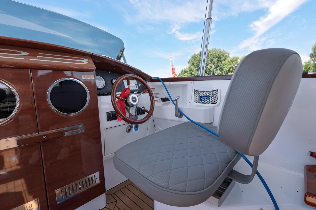 Alfastreet 23 Cabin electric