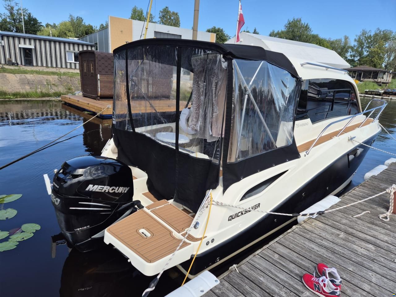 Quicksilver 755 Weekend