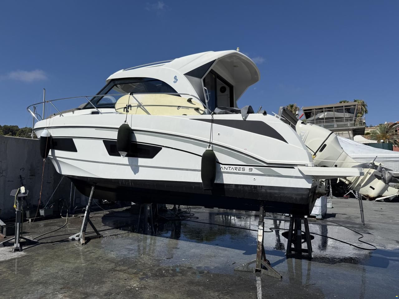 Beneteau Antares 9