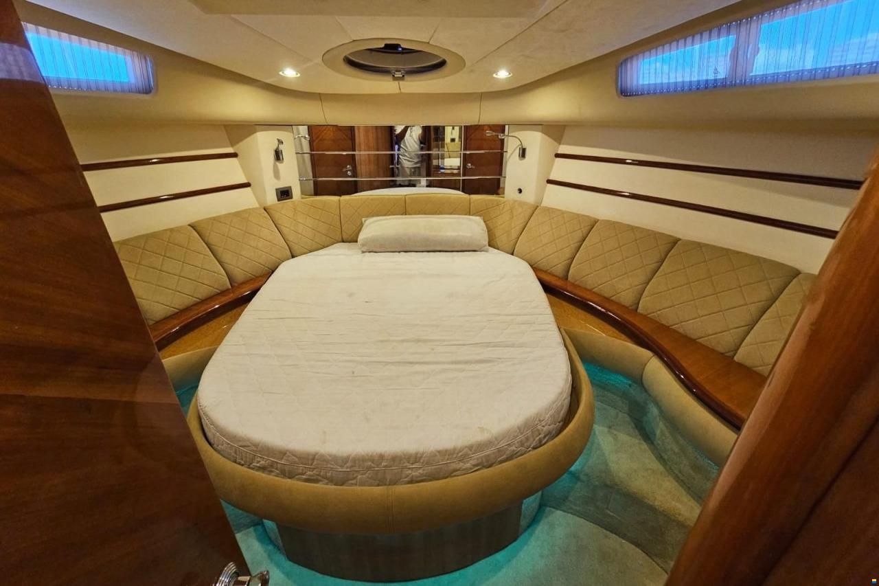 Azimut 46