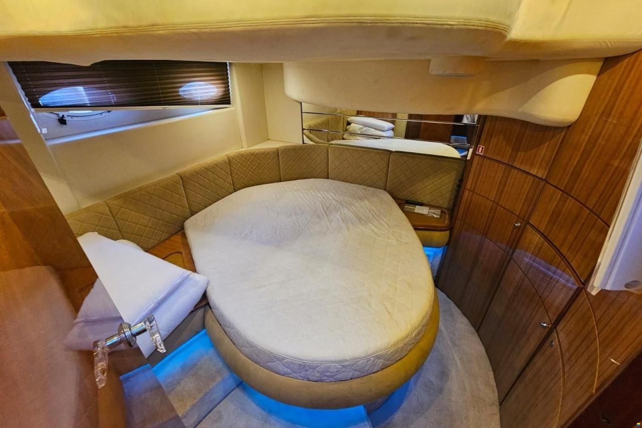 Azimut 46