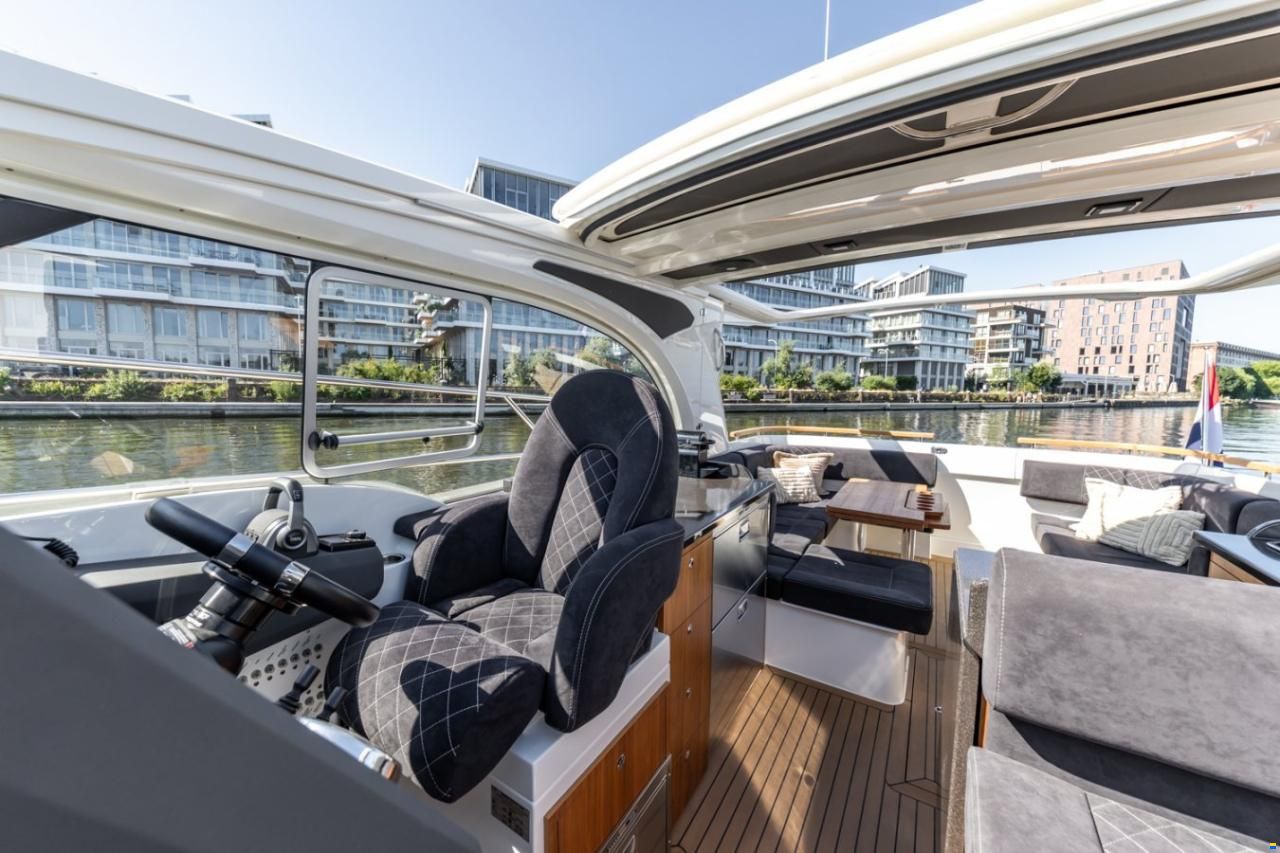 Marex 360 Cabriolet Cruiser