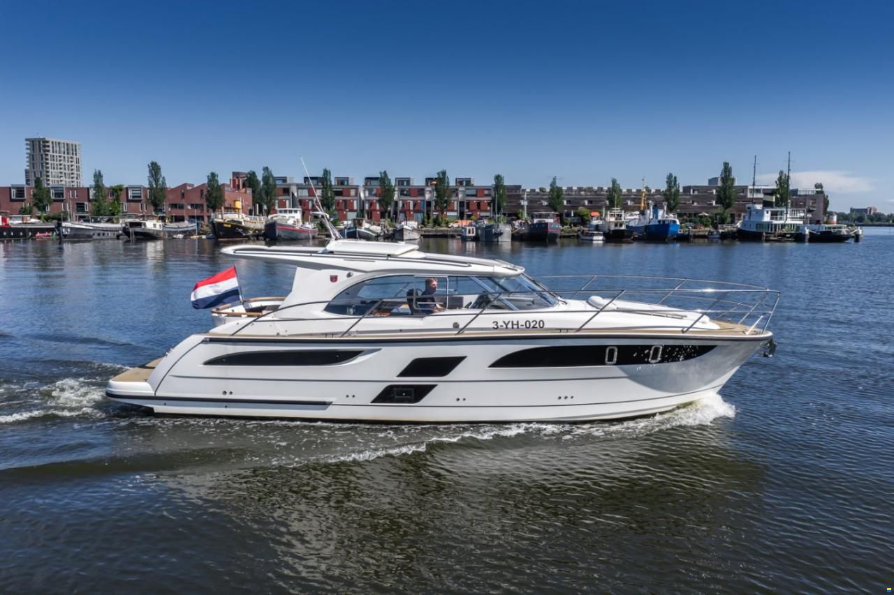 Marex 360 Cabriolet Cruiser