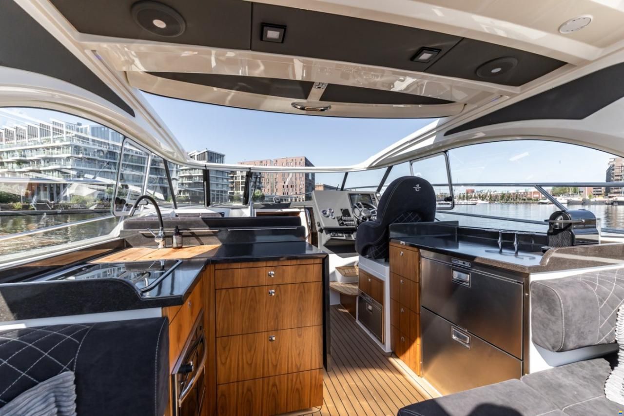 Marex 360 Cabriolet Cruiser