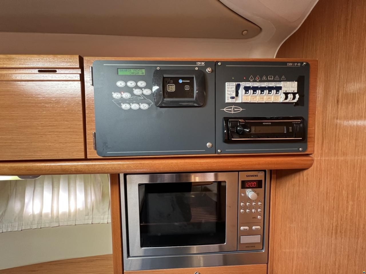 Bavaria 37 HT