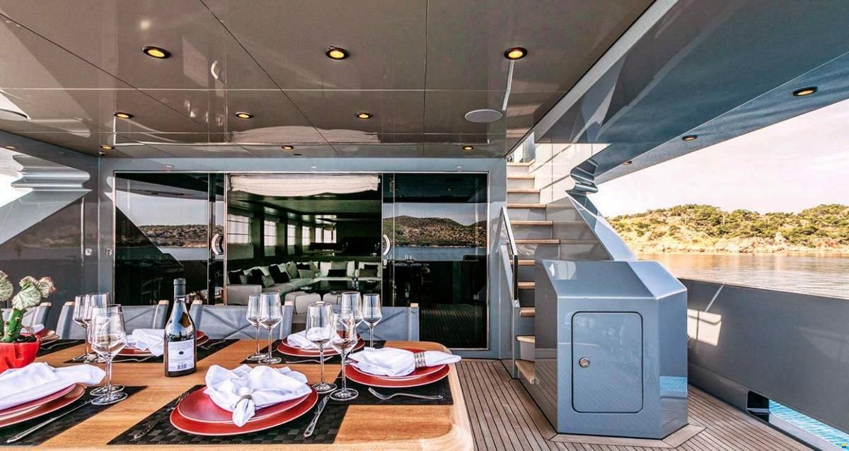 Admiral Yachts 39m