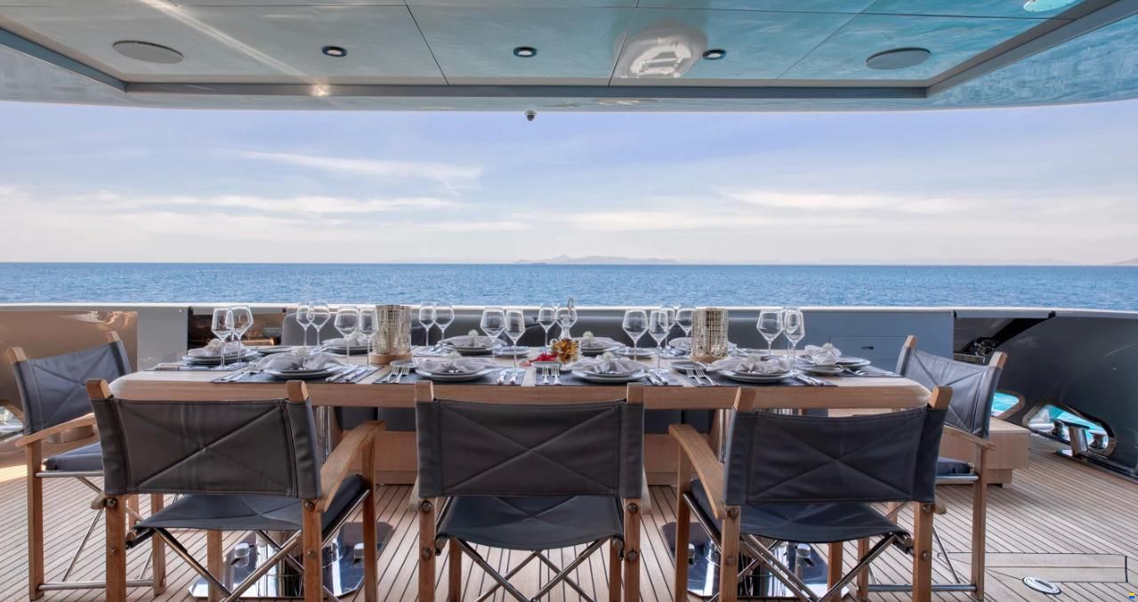 Admiral Yachts 39m