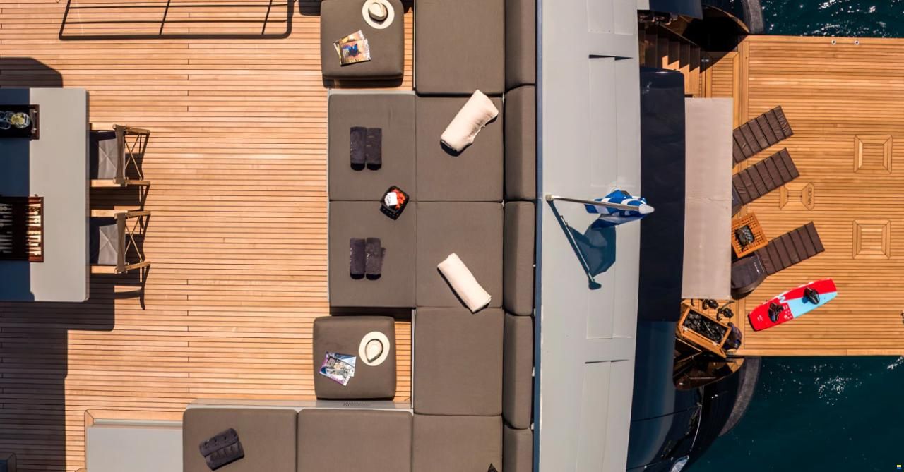 Admiral Yachts 39m