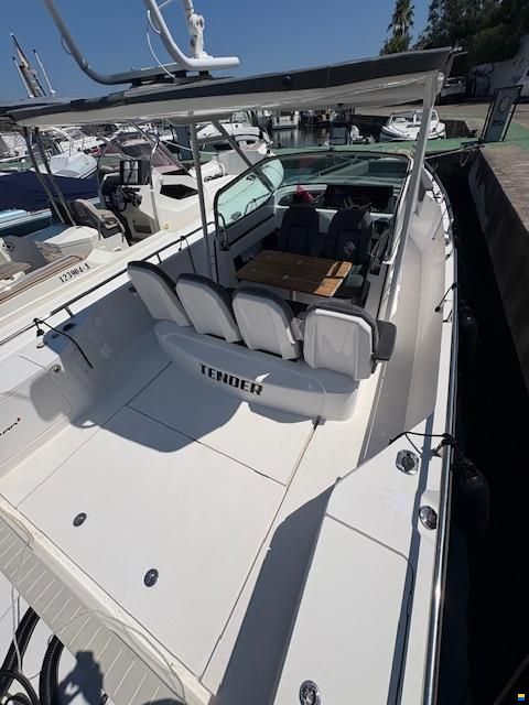 Axopar 28 T-TOP