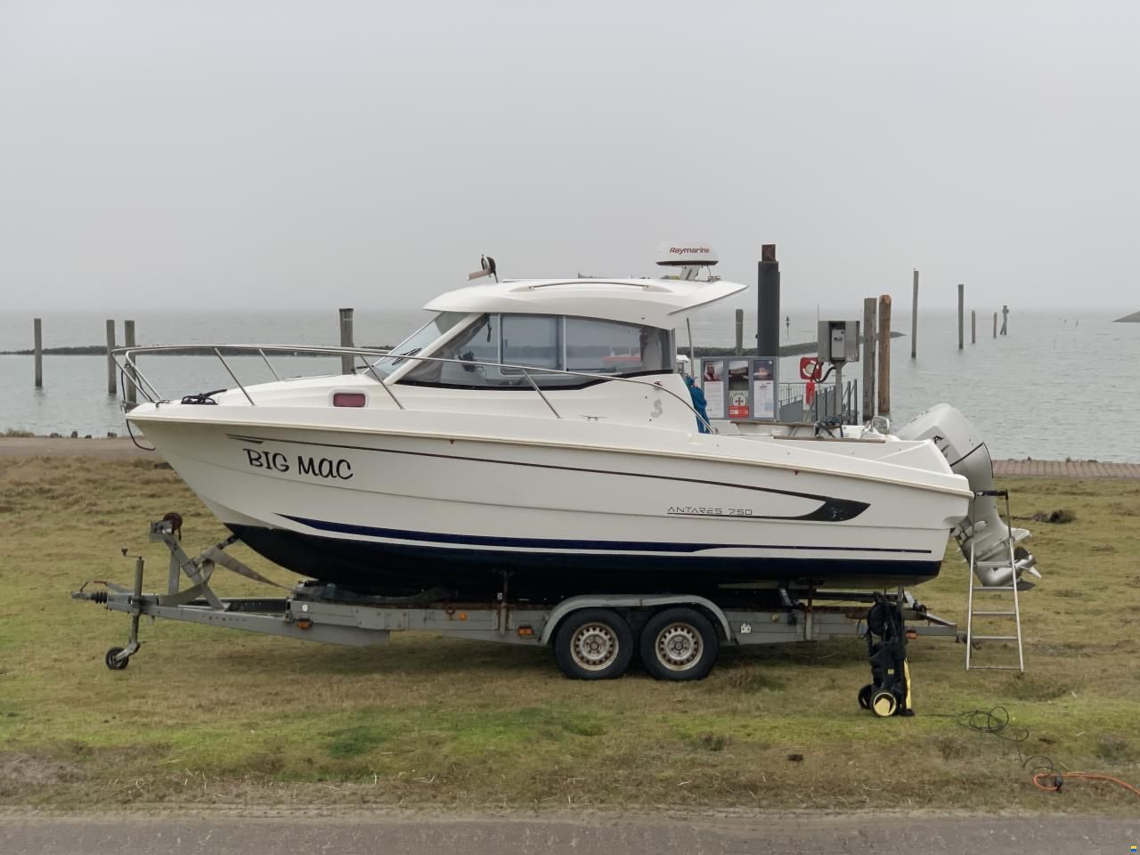 Beneteau Antares 750