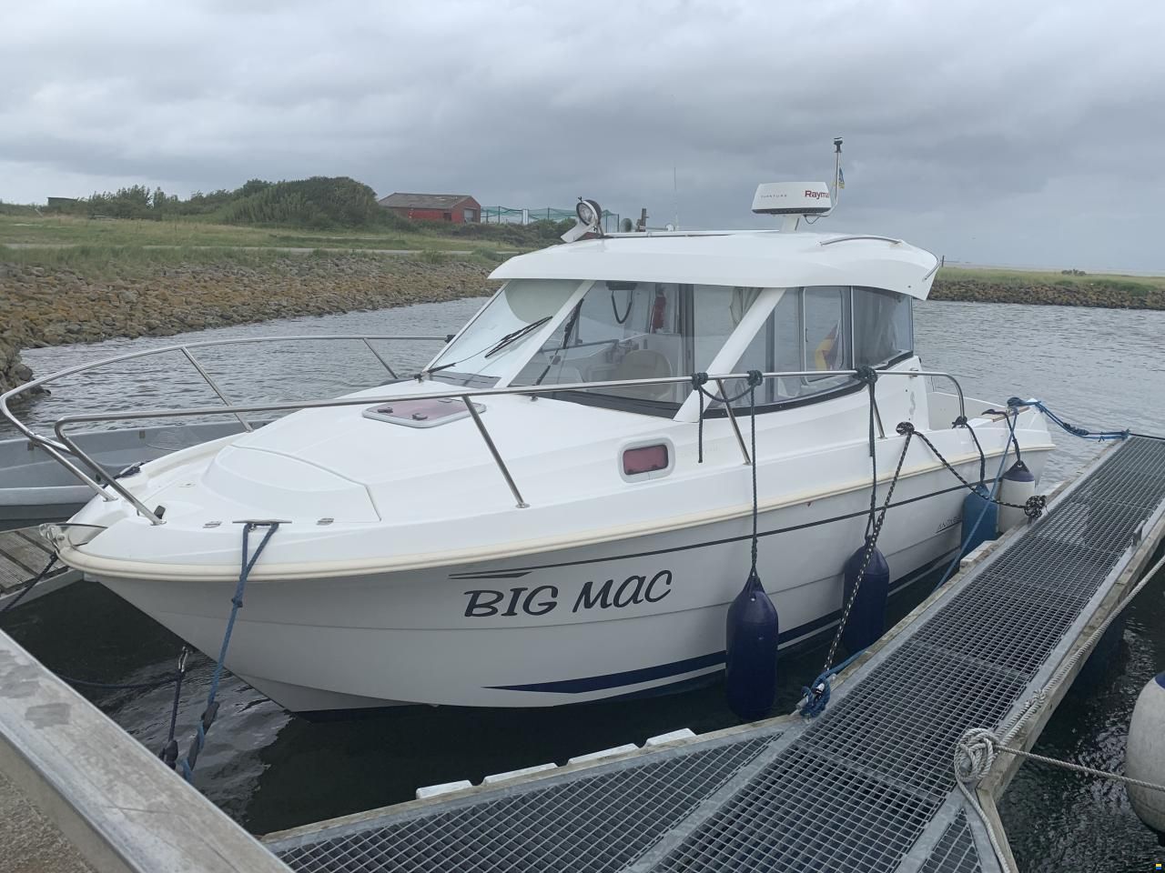 Beneteau Antares 750
