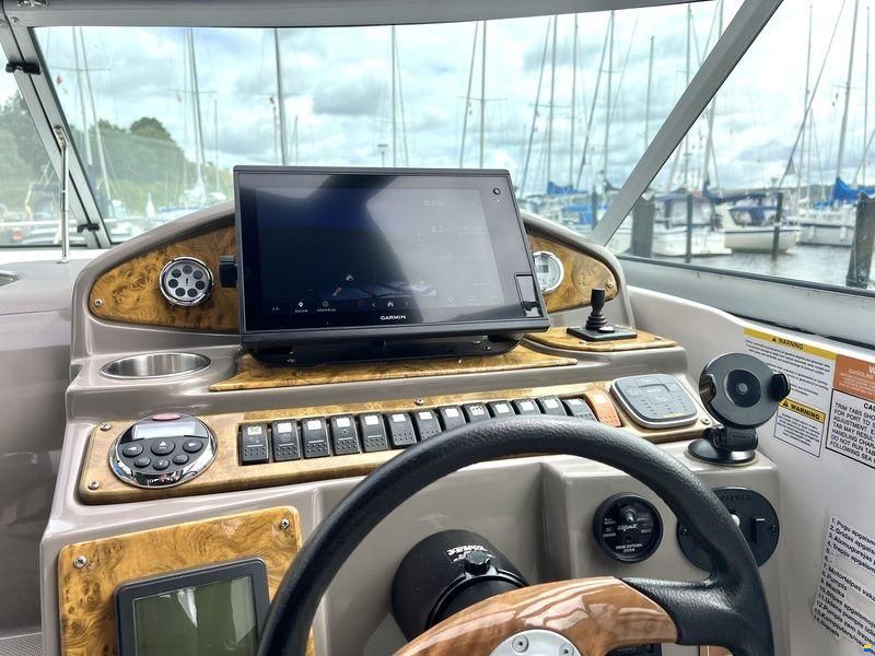 Rinker 280 Express