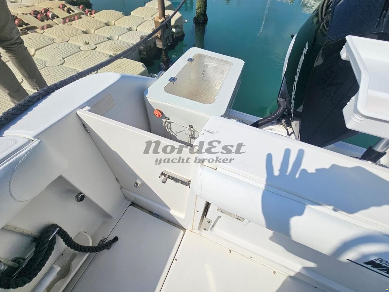 Boston Whaler 240 Outrage