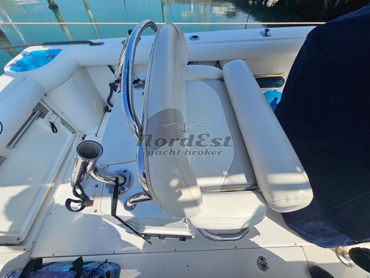 Boston Whaler 240 Outrage