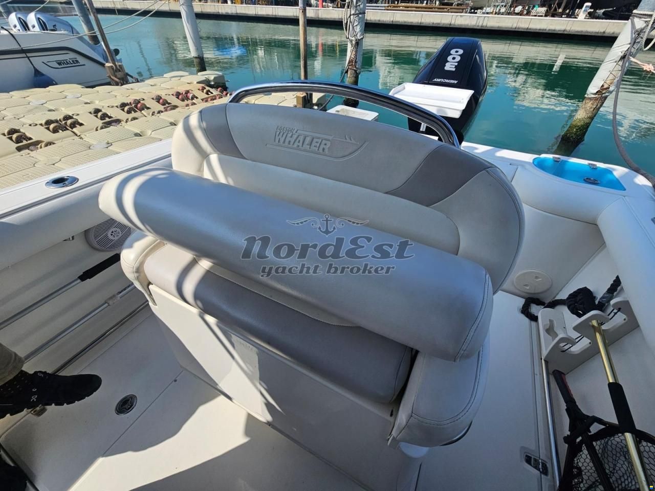 Boston Whaler 240 Outrage