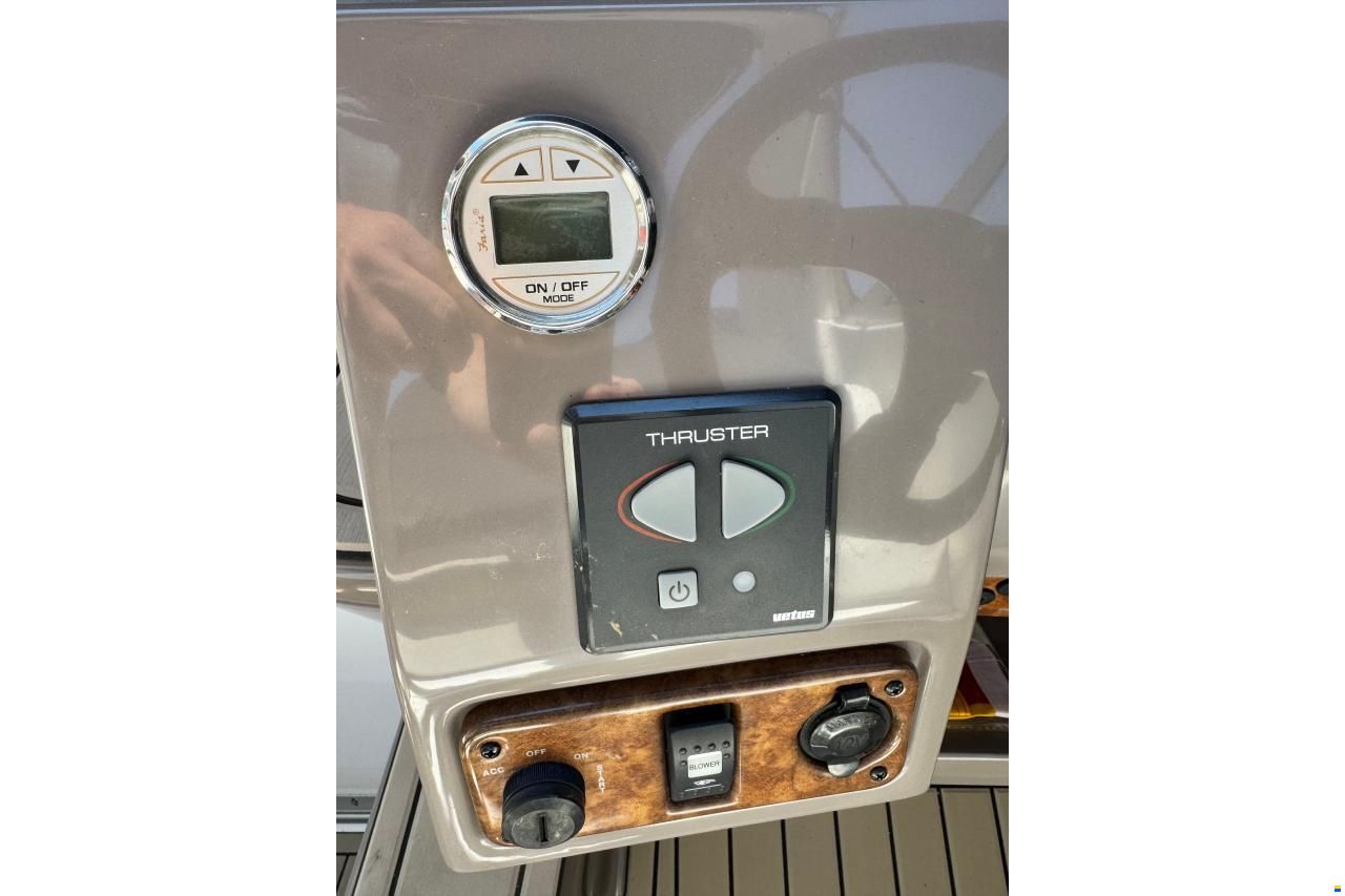 Rinker 260 Express Cruiser