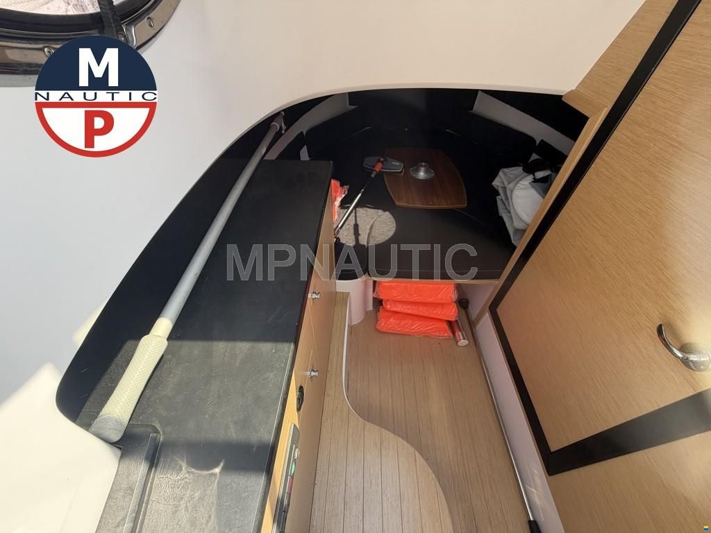 Ranieri Shadow 26