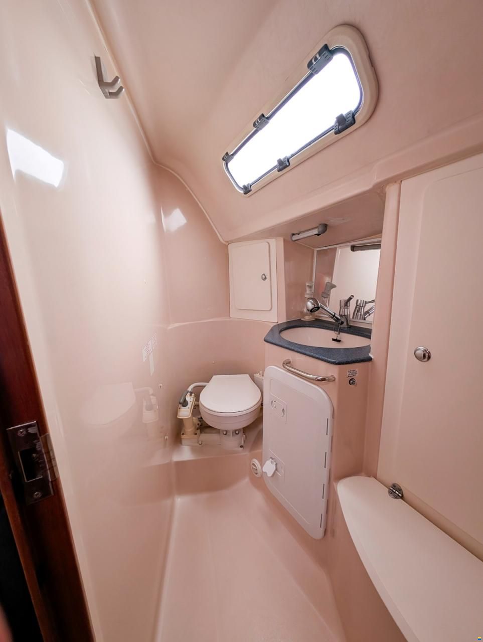 Bavaria 38