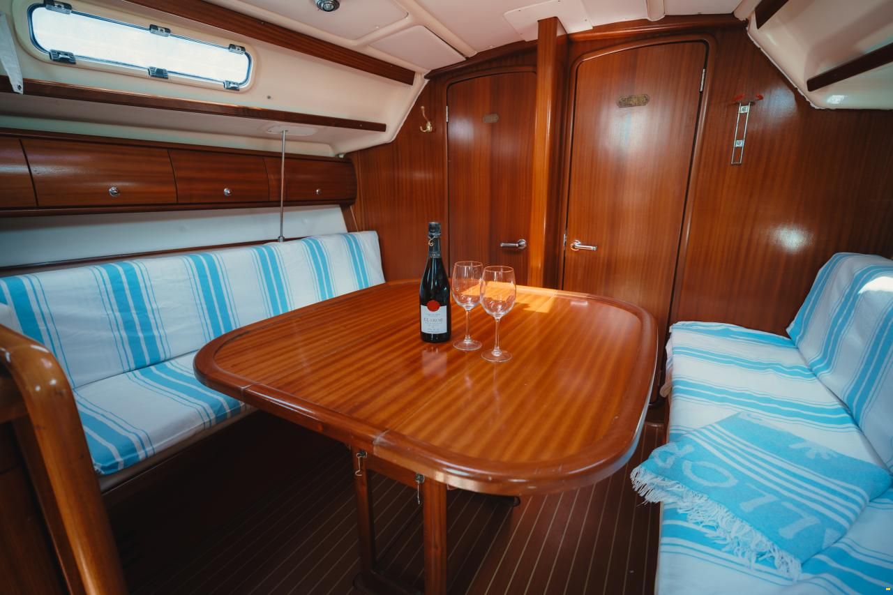 Beaconax Yachtbau GmbH Bavaria 36AC