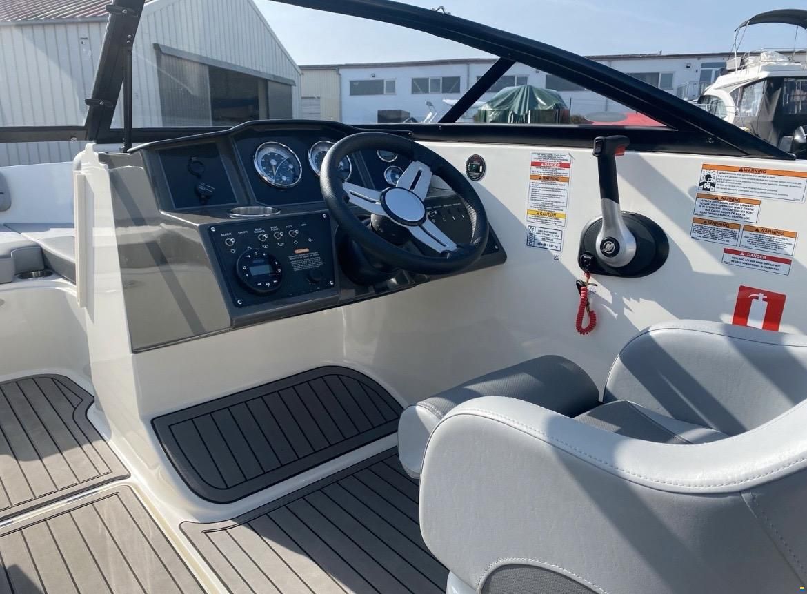 Bayliner VR5 E