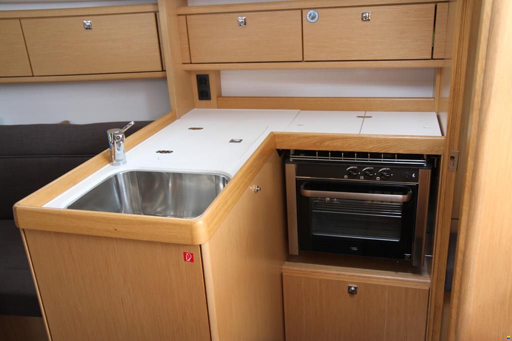 Bavaria CRUISER 34