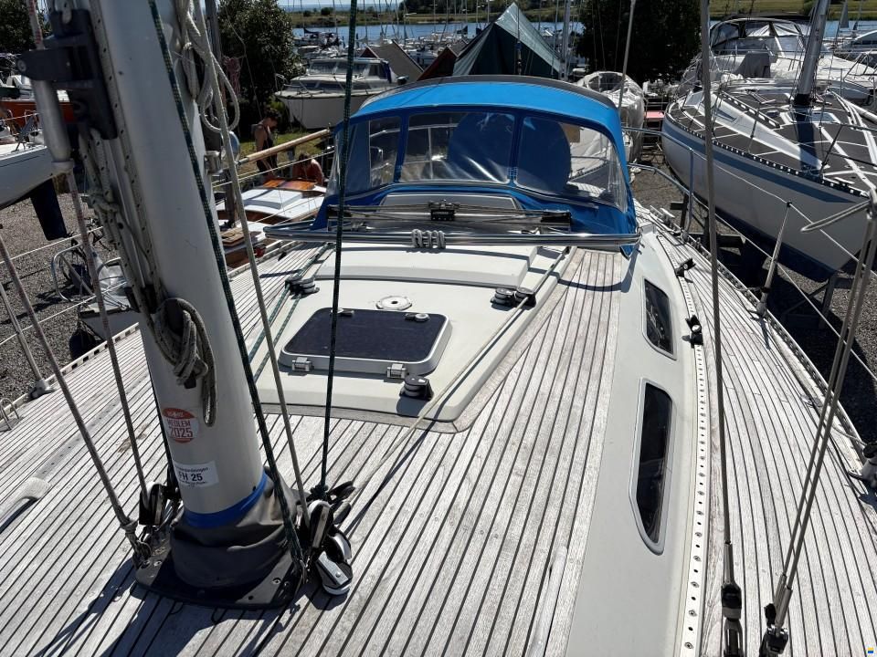 Sweden Yachts 340