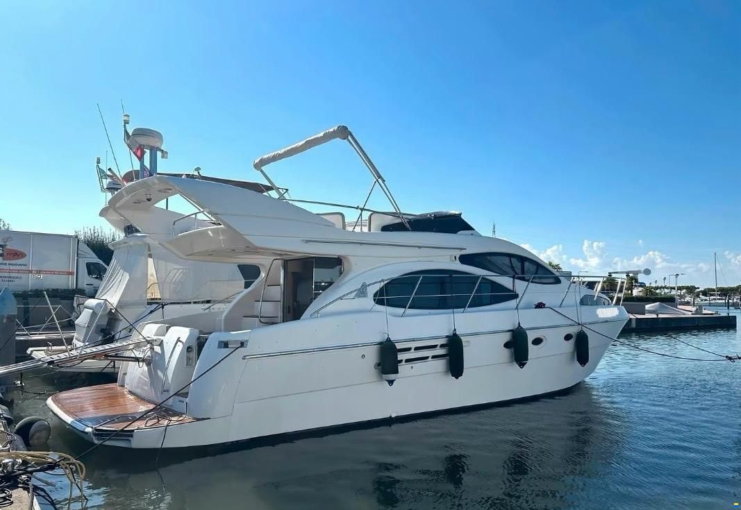 Azimut 46